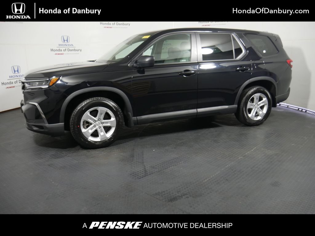 2023 Honda Pilot LX AWD's photo