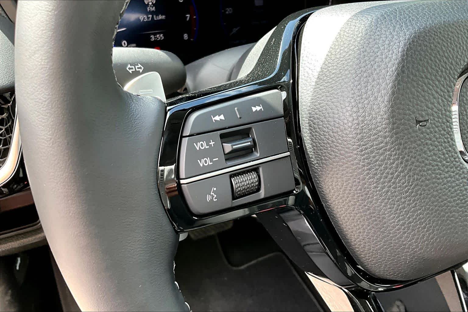 Used 2026 Solar Silver Metallic Acura  image 18