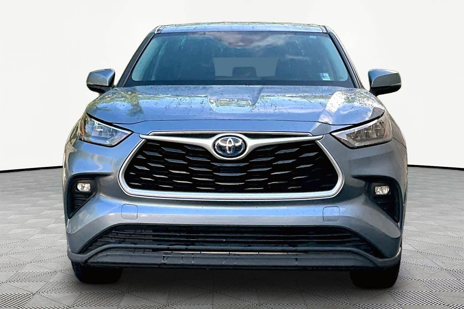 Used 2020 Moon Dust Toyota Hybrid LE image 4
