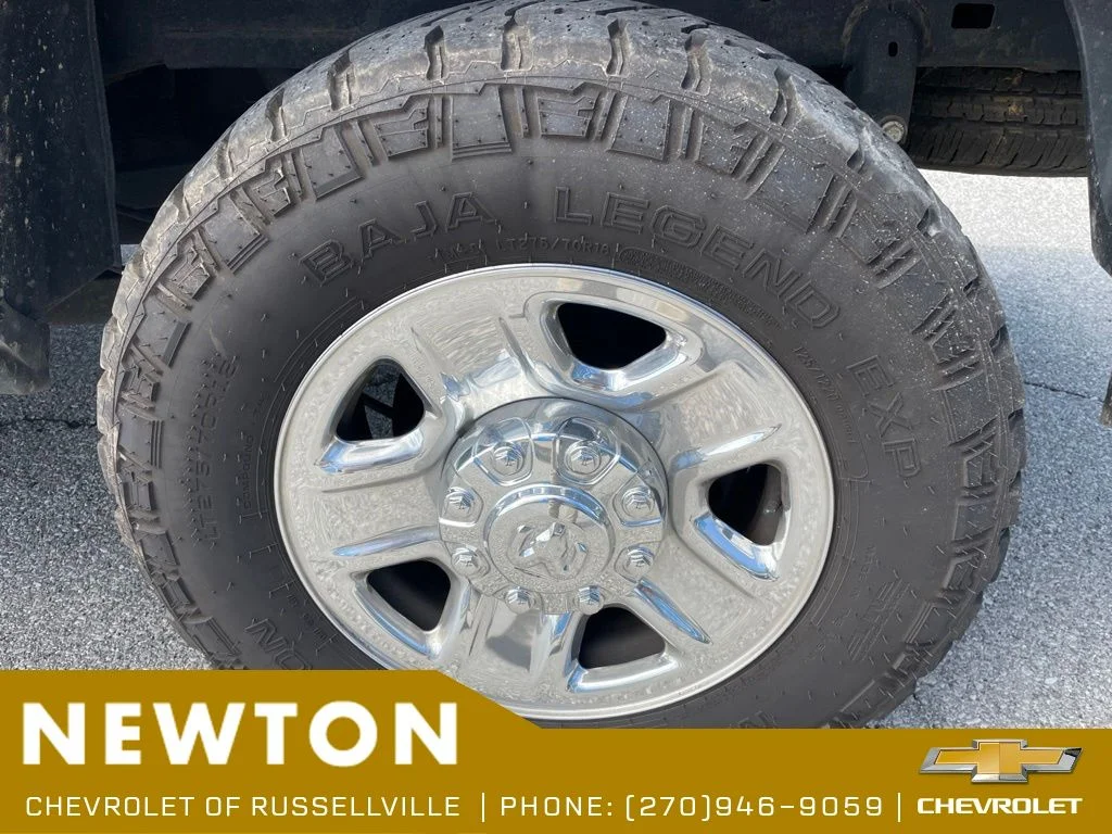 Used 2022 Crystal Metallic Ram Tradesman image 19