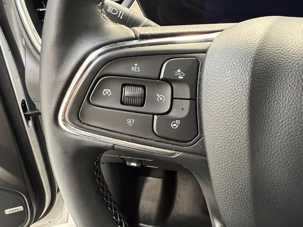 Used 2024 White Frost Tricoat Buick Avenir image 20