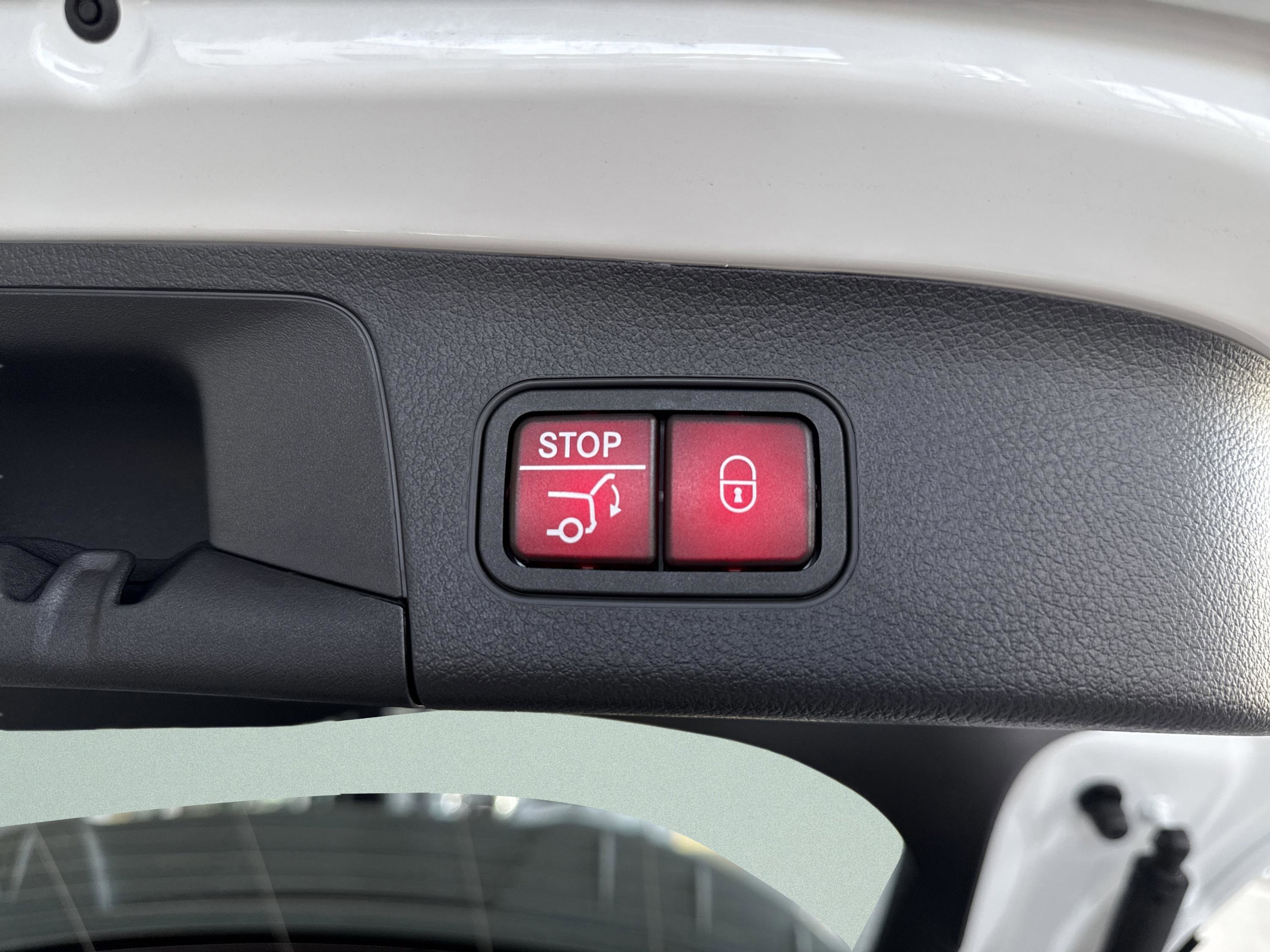 New 2026 Polar White Mercedes-Benz GLA 250 image 9