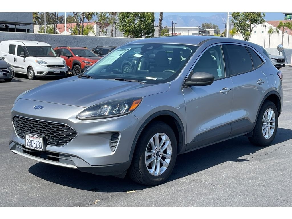 Used 2022 ICONIC SILVER Ford SE image 2