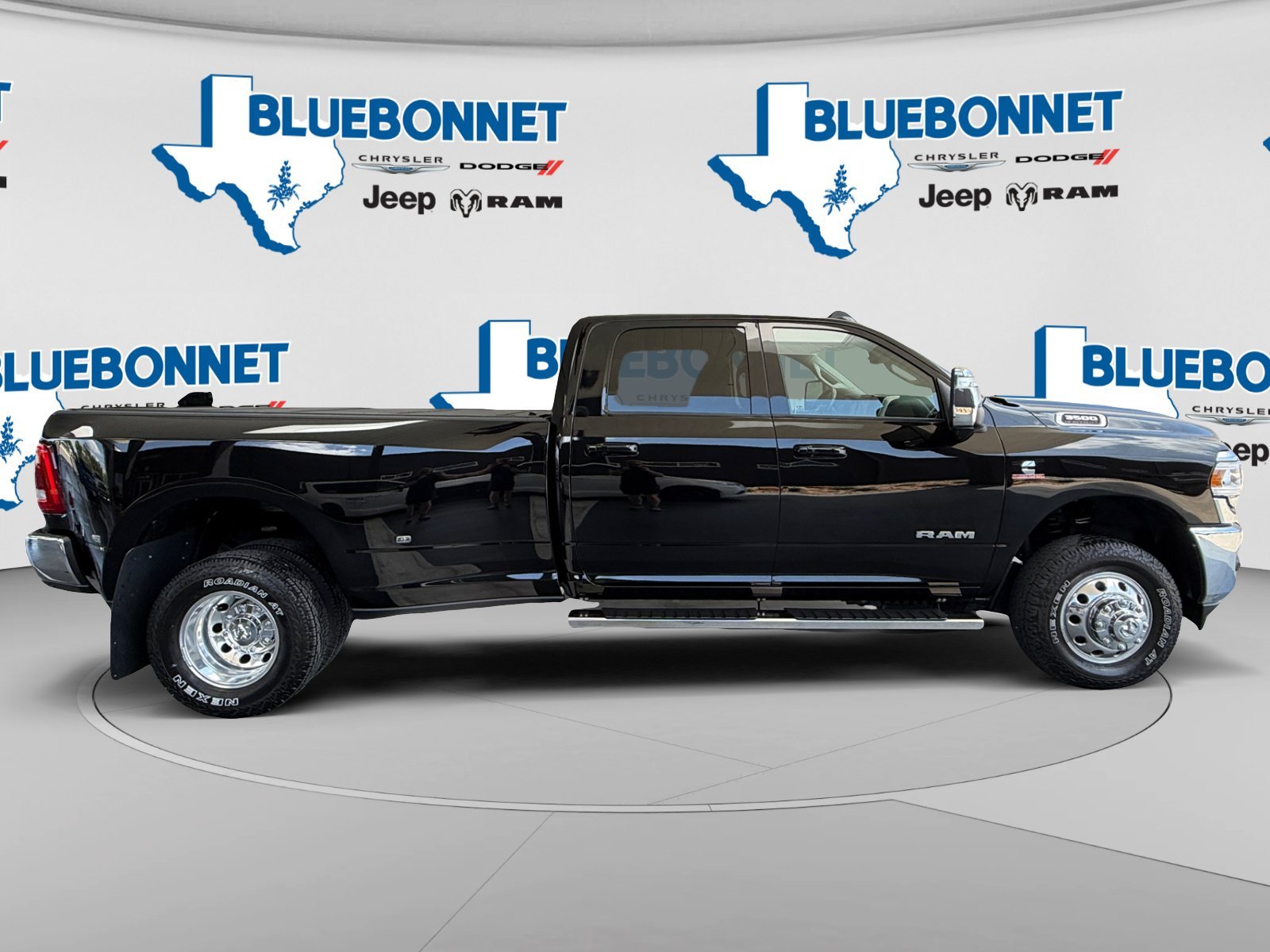 Certified Used 2024 Diamond Black Crystal Pearlcoat Ram Laramie image 4