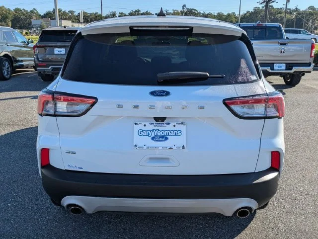 Certified Used 2022 White Ford SE image 5