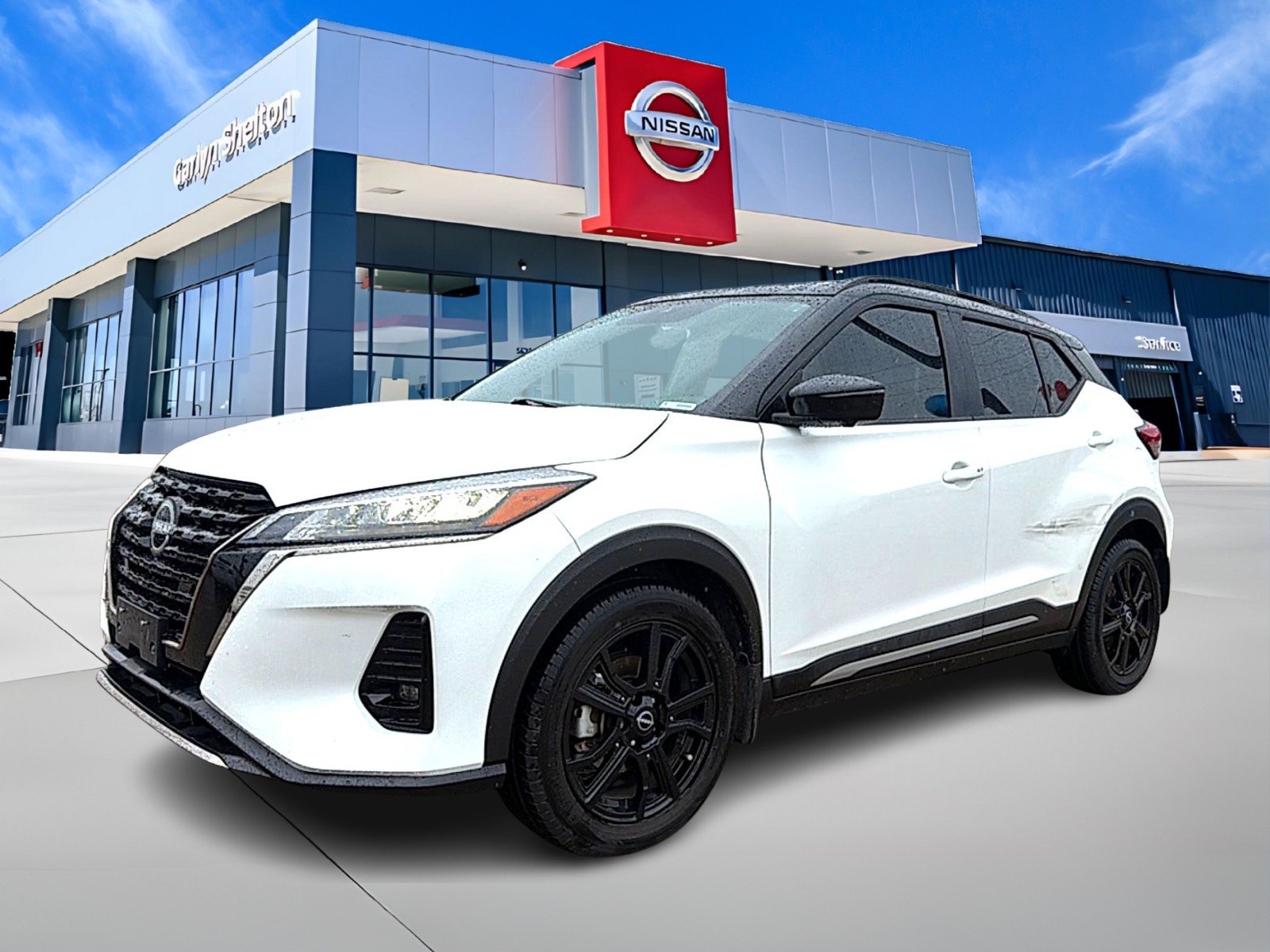 Used 2023 Aspen White Tricoat/Super Black Nissan SR Xtronic CVT image 1