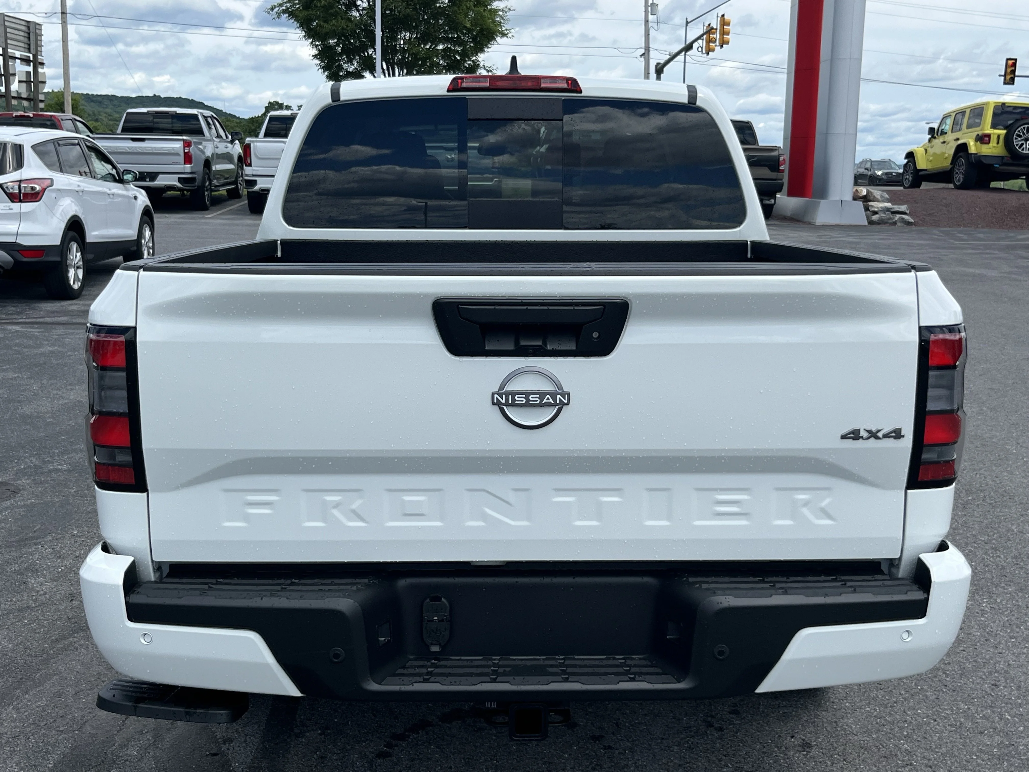 New 2026 Glacier White Nissan Crew Cab SV image 6