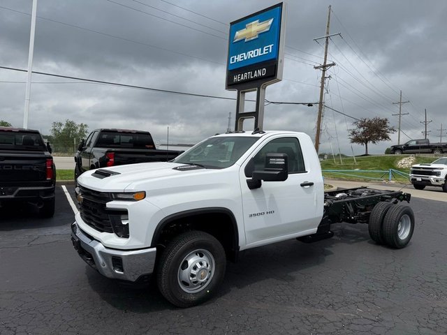 2026 Chevrolet Silverado 3500 Chassis Cab
