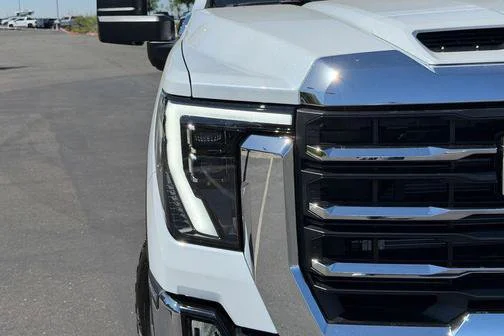 New 2026 Glacier White Tricoat GMC SLT image 4