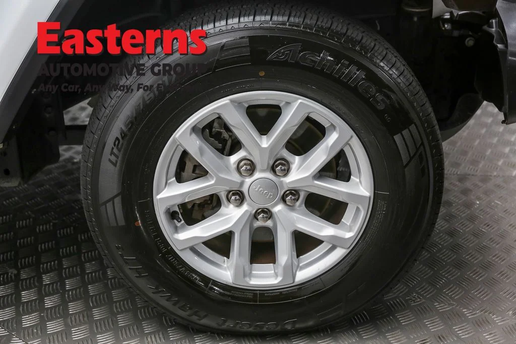 Used 2023 White Jeep Sport image 28