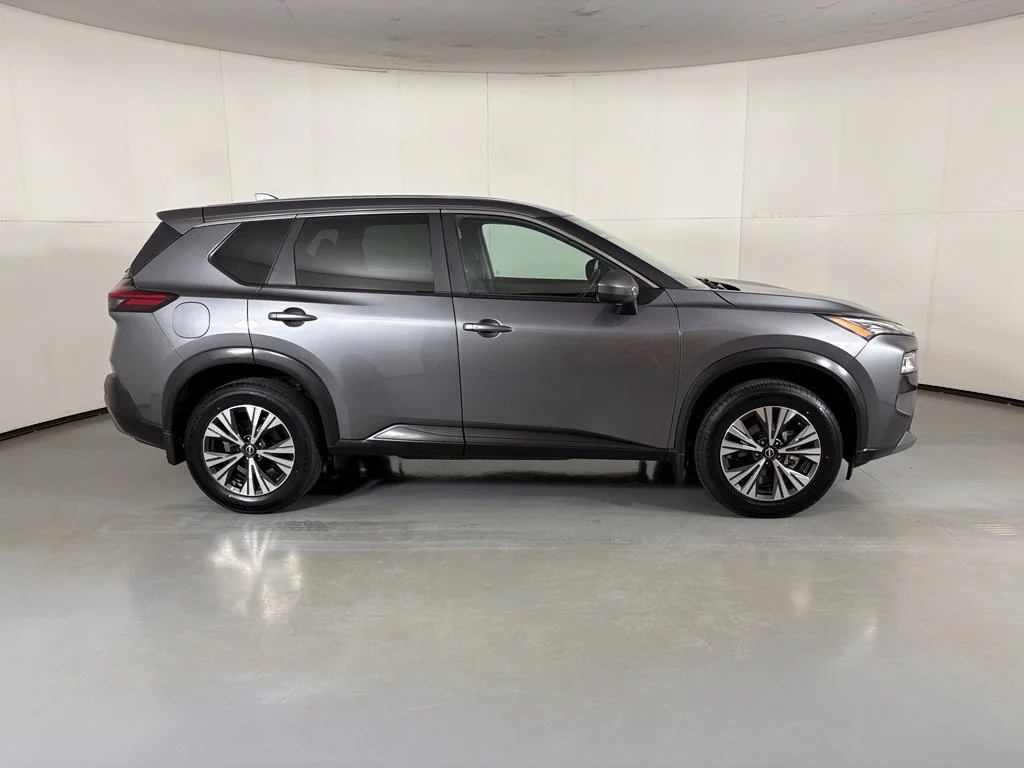 Used 2023 Gray Nissan SV image 9