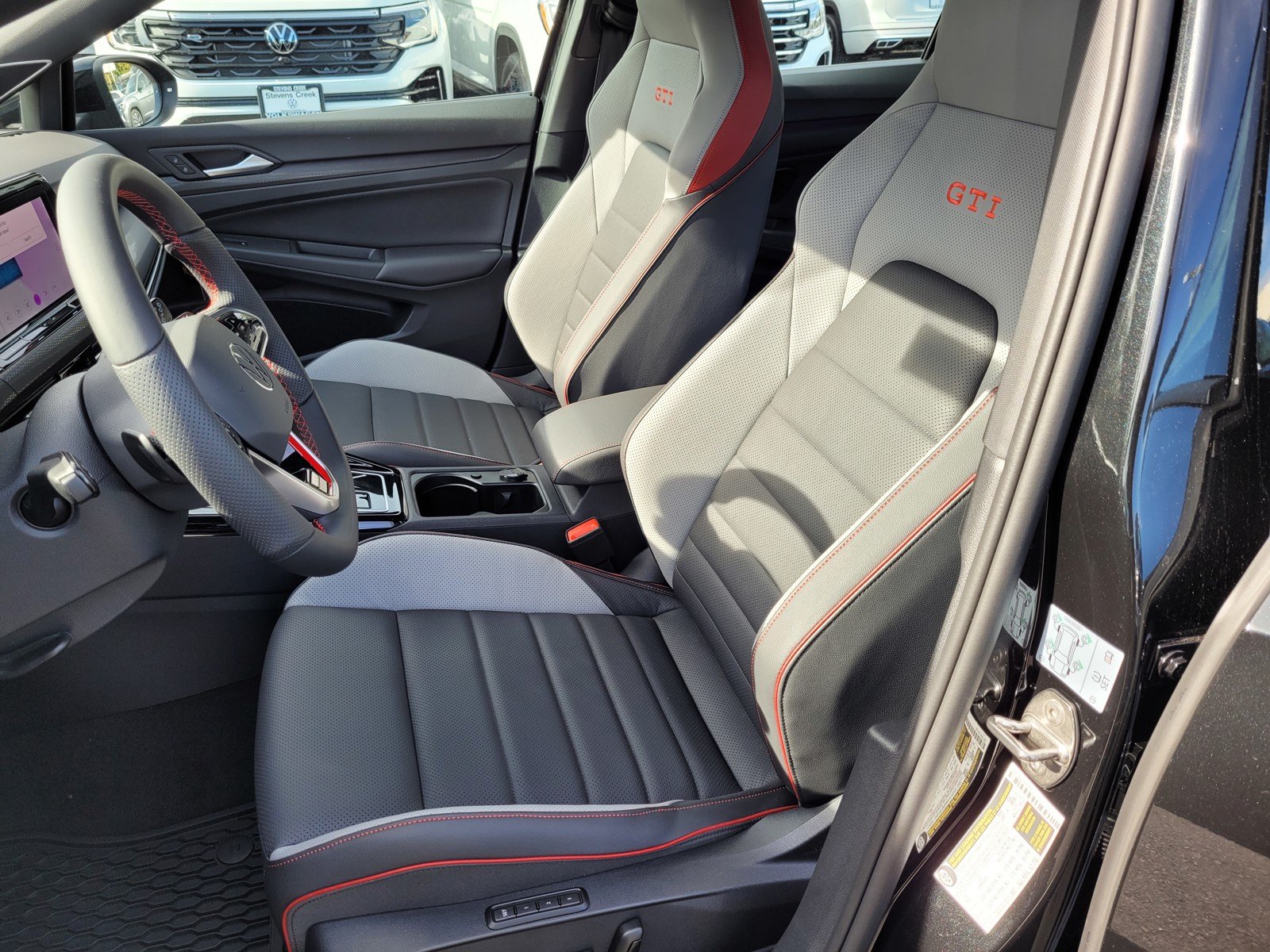 2024 Volkswagen Golf GTI SE - Photo 8