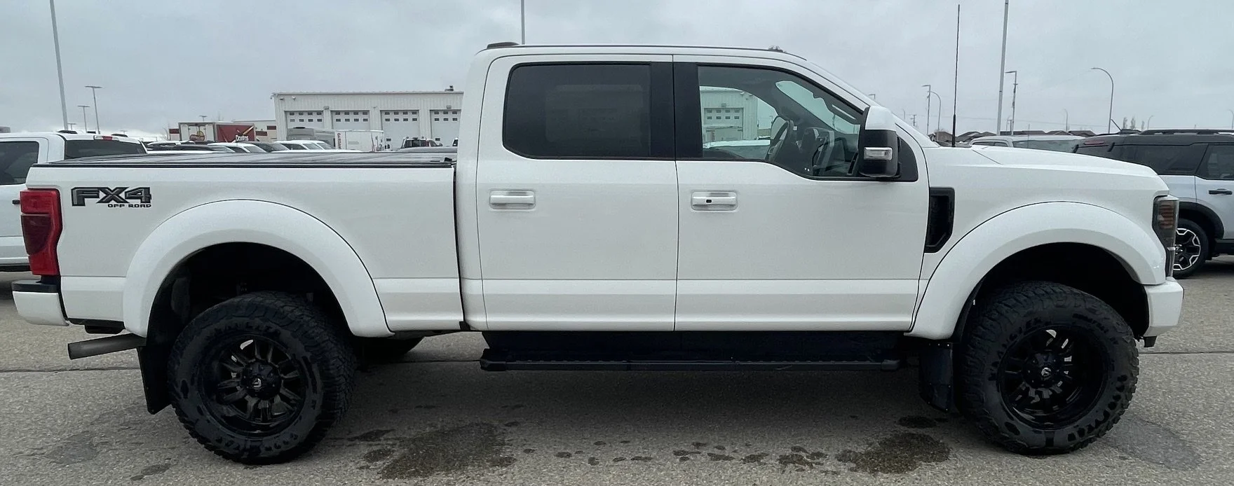 Used 2022 WHITE Ford LARIAT SuperCrew image 6