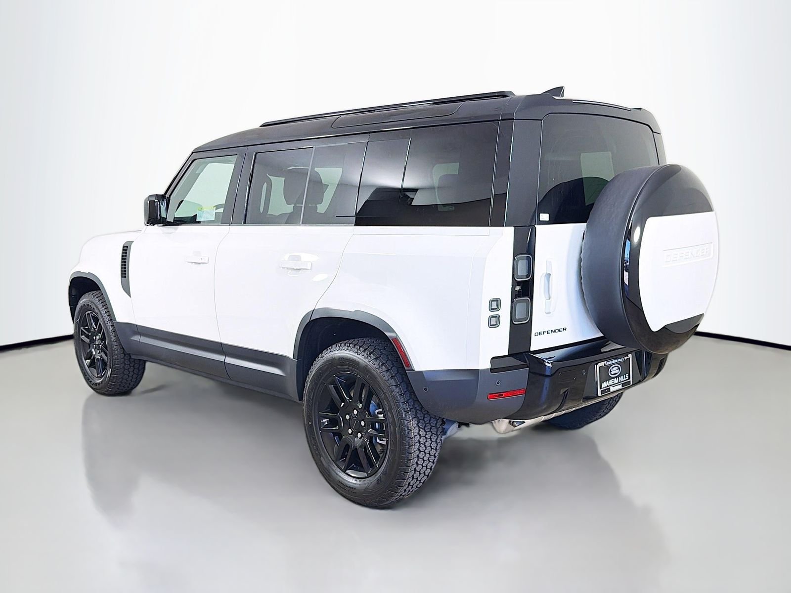 New 2026 Fuji White Land Rover S image 3