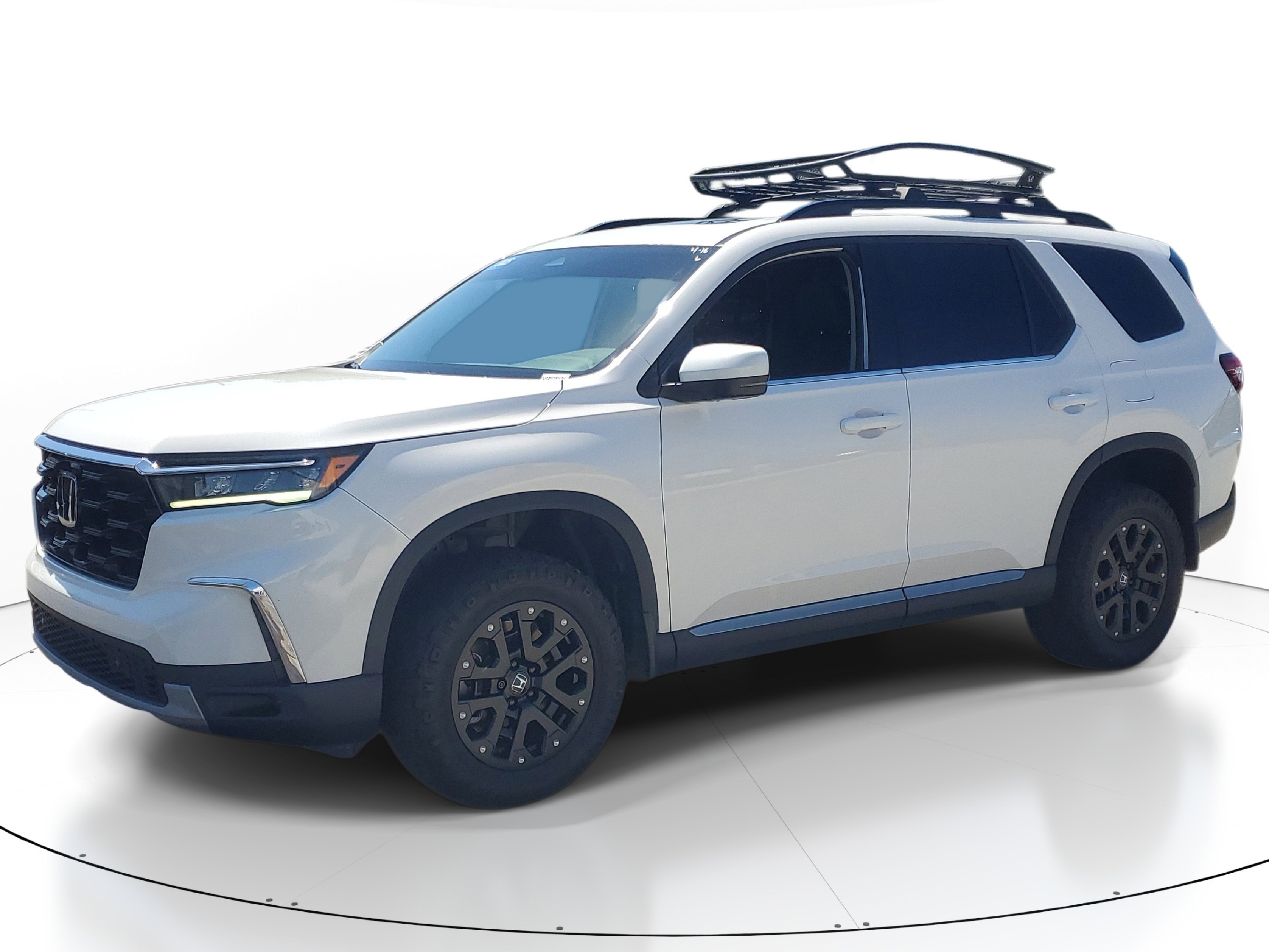 Used 2025 White Honda Touring image 2
