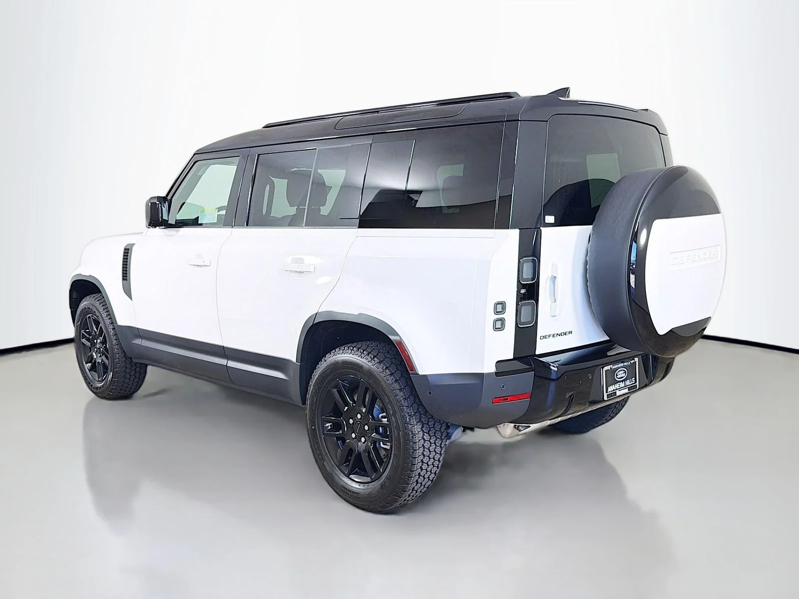 New 2026 Fuji White Land Rover S image 3