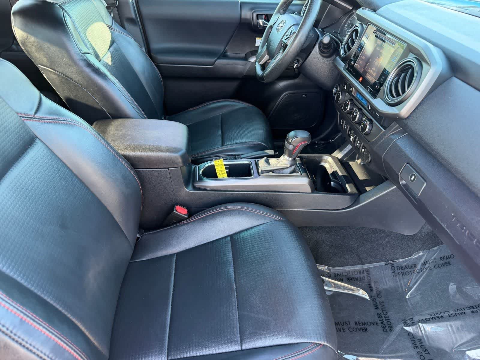 Used 2019 Midnight Black Metallic Toyota SR5 image 11