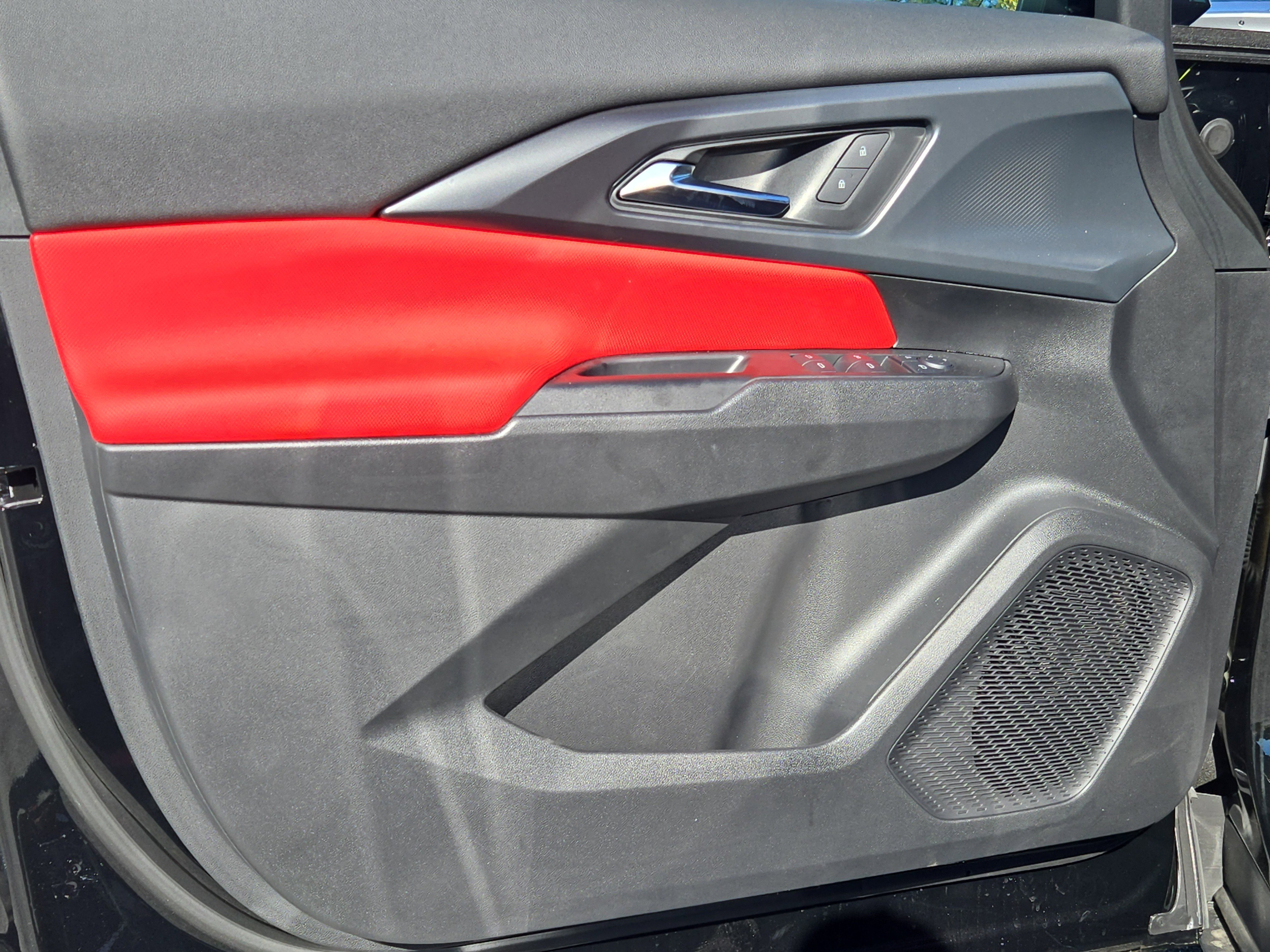 2025 Chevrolet Equinox EV RS - Photo 23
