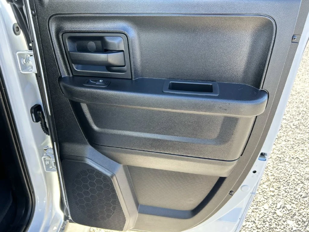 Used 2015 White Ram Express image 25