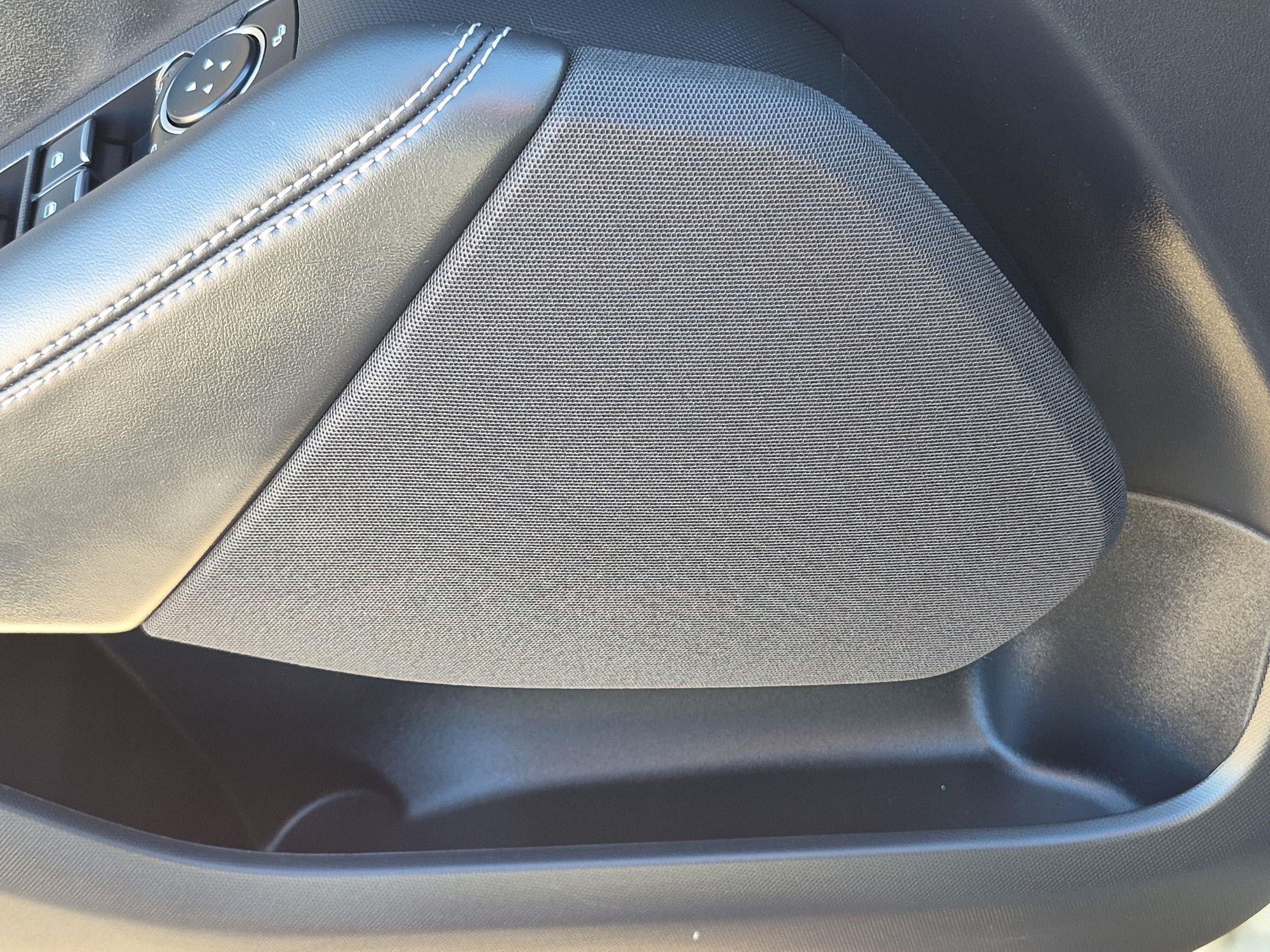 Certified Used 2025 Beige Ford Select image 14