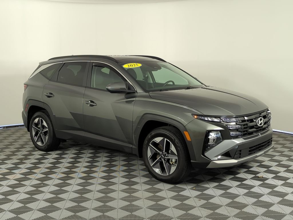 Used 2025 Gray Hyundai SEL Convenience image 8