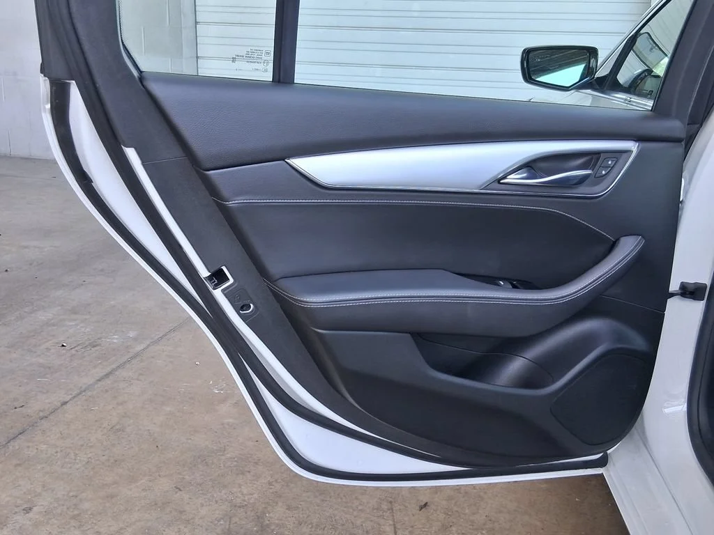 Used 2023 SUMMIT WHITE Cadillac Luxury image 19