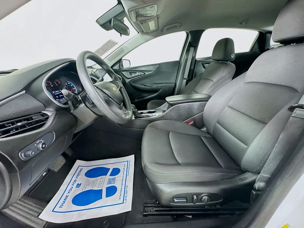 Used 2024 White Chevrolet LT image 25