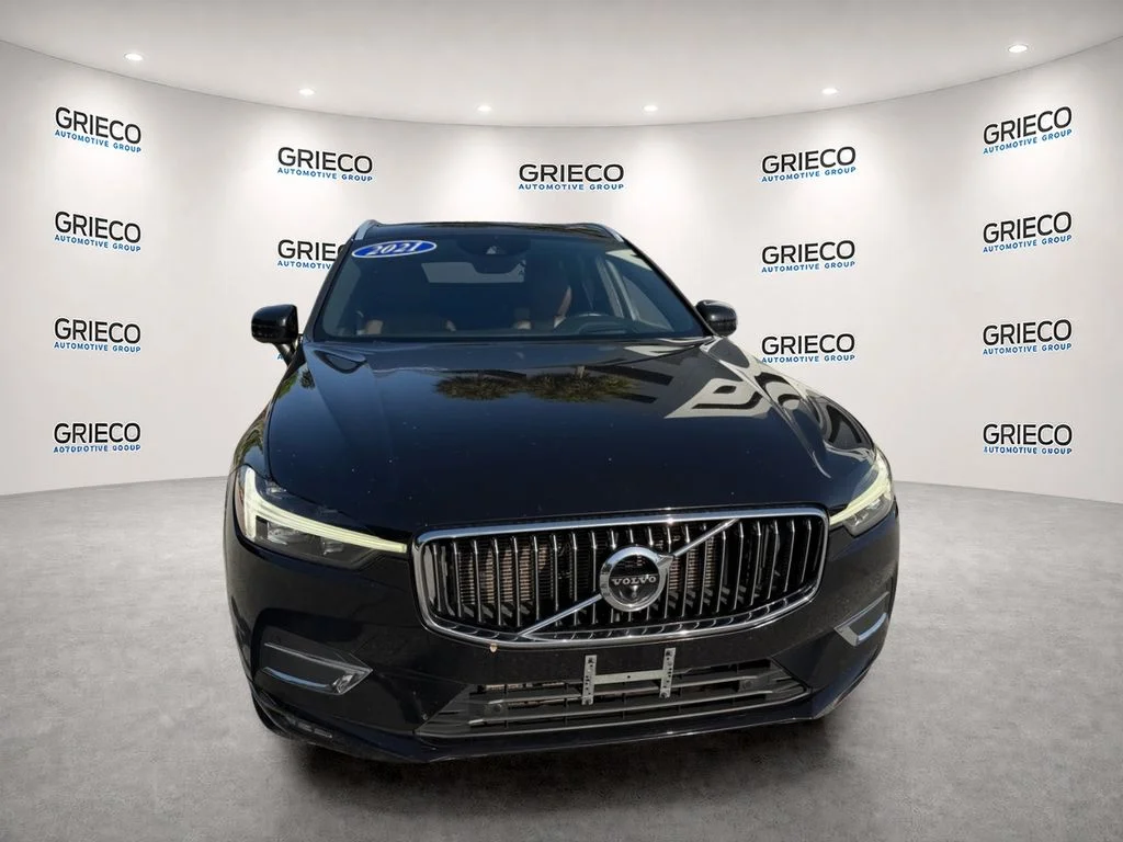 Used 2021 Onyx Black Metallic Volvo T6 Inscription image 2