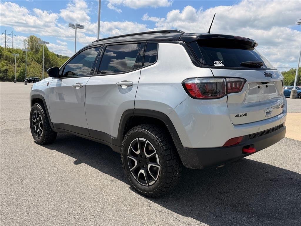 Used 2024 Silver Zynith Metallic Clearcoat Jeep Trailhawk image 3