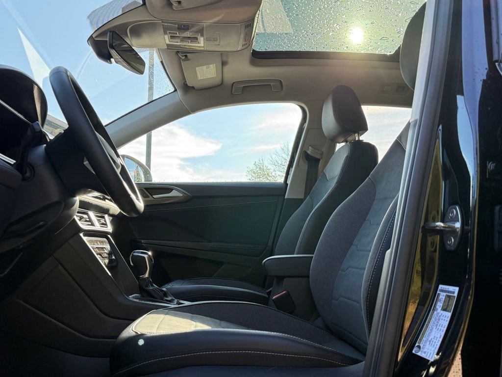 New 2026 Black Volkswagen 1.5T SE Black image 30