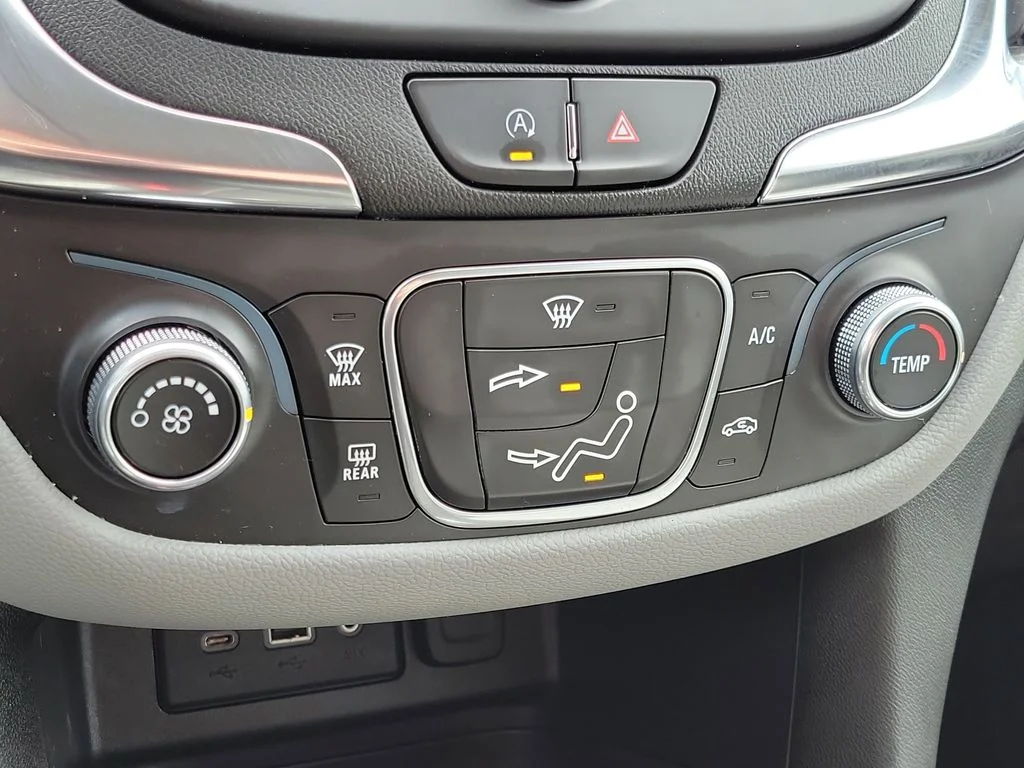 Used 2022 White Chevrolet LT image 27