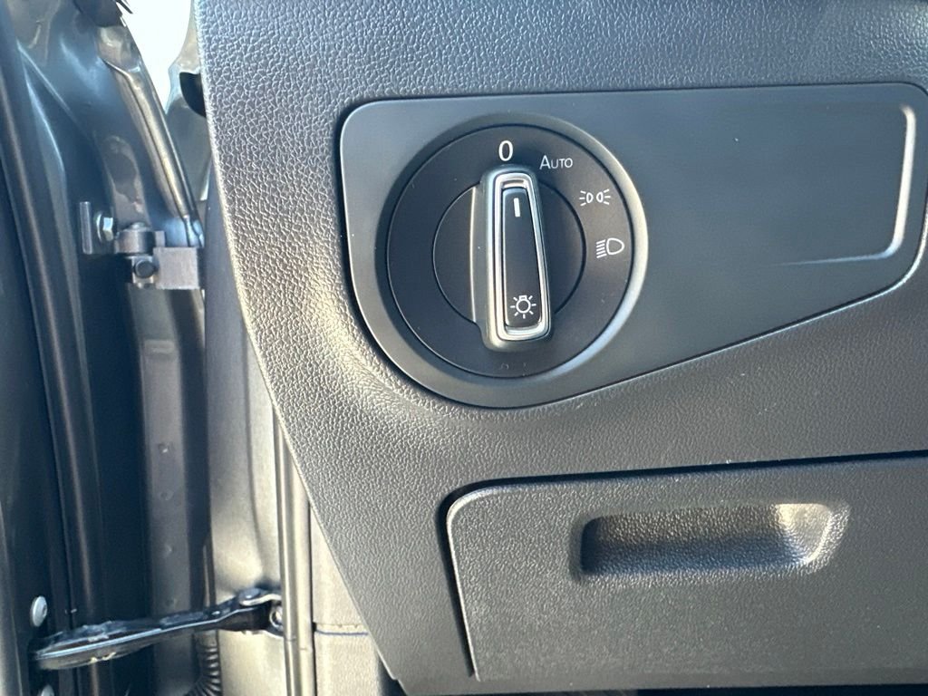 2023 Volkswagen Tiguan SE - Photo 11