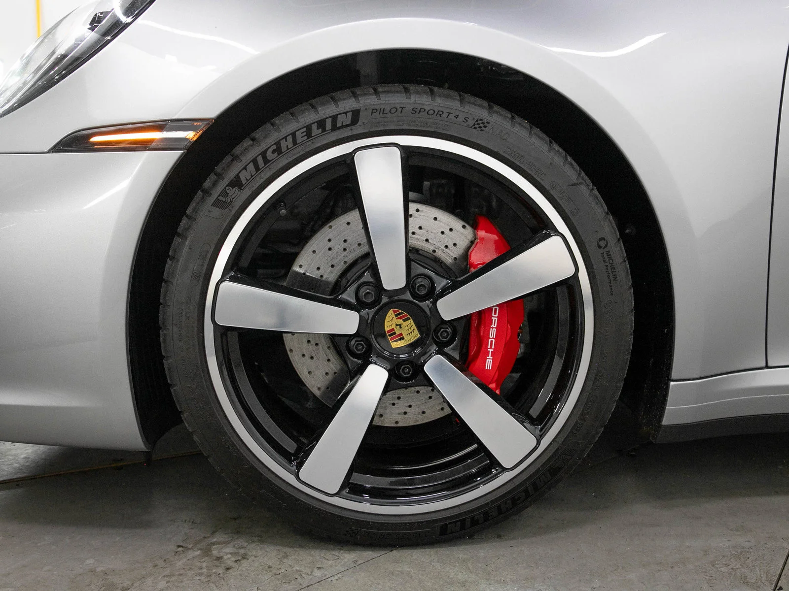 2024 Porsche 911 S - Photo 31