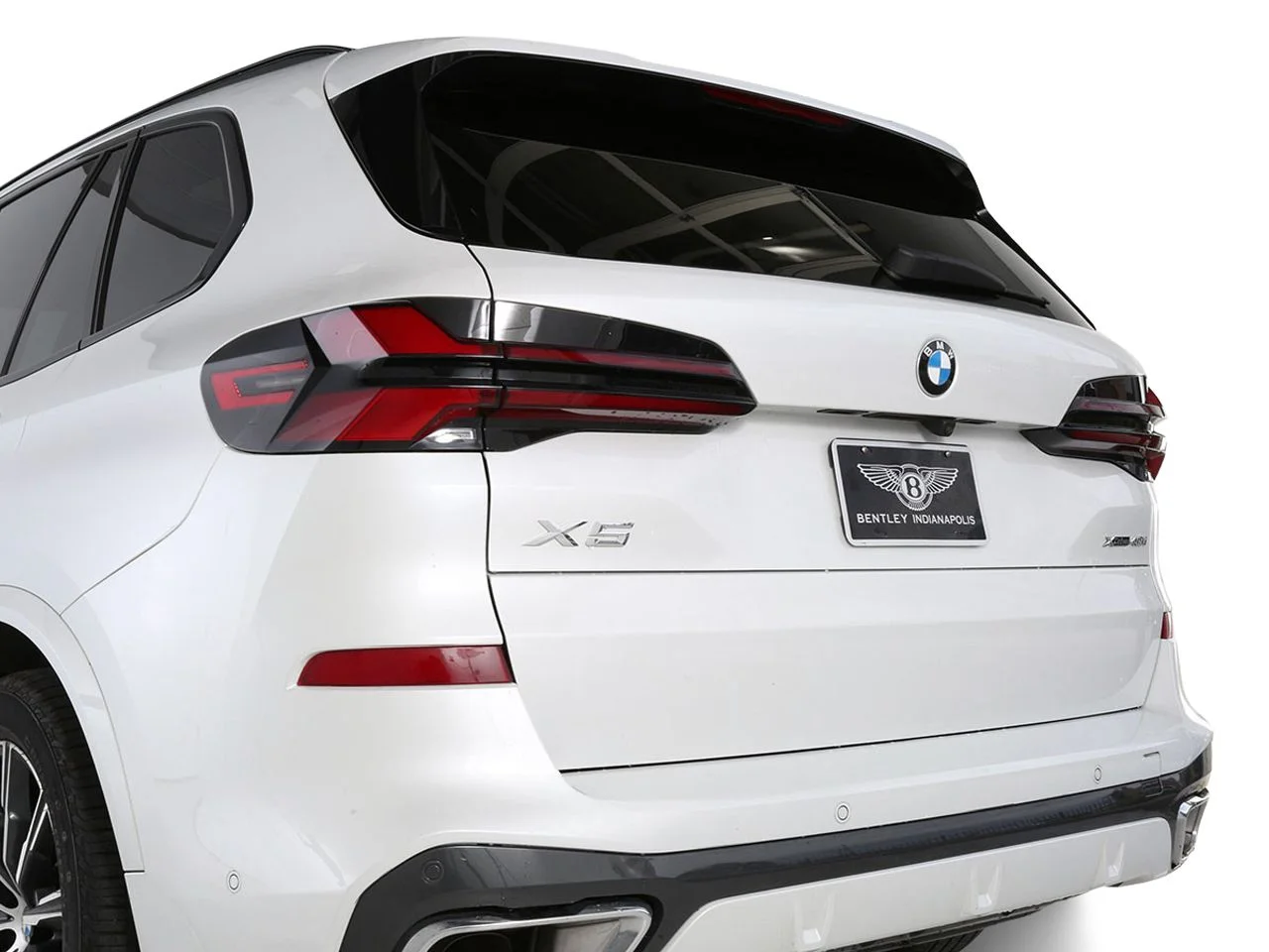 Used 2024 White BMW xDrive40i image 12