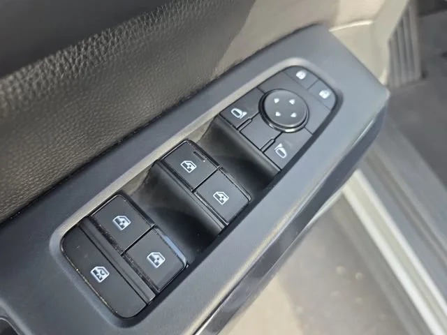 Used 2024 Silver Nissan SV image 12
