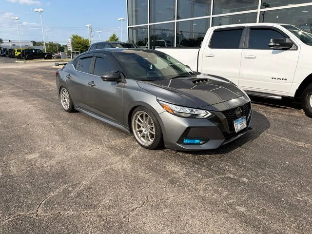 Used 2020 Gray Nissan SR image 3