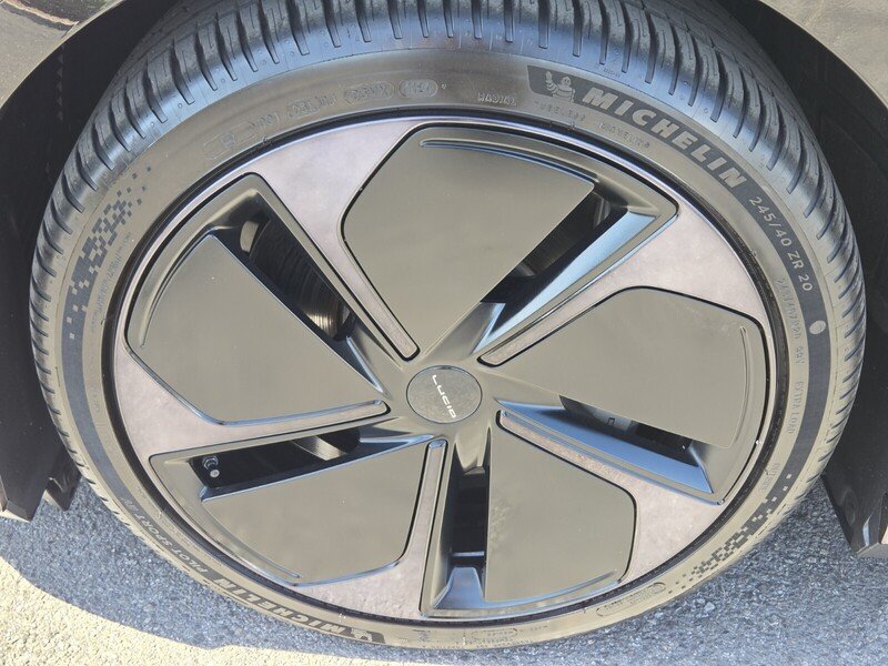 Used 2024  Lucid Touring image 29