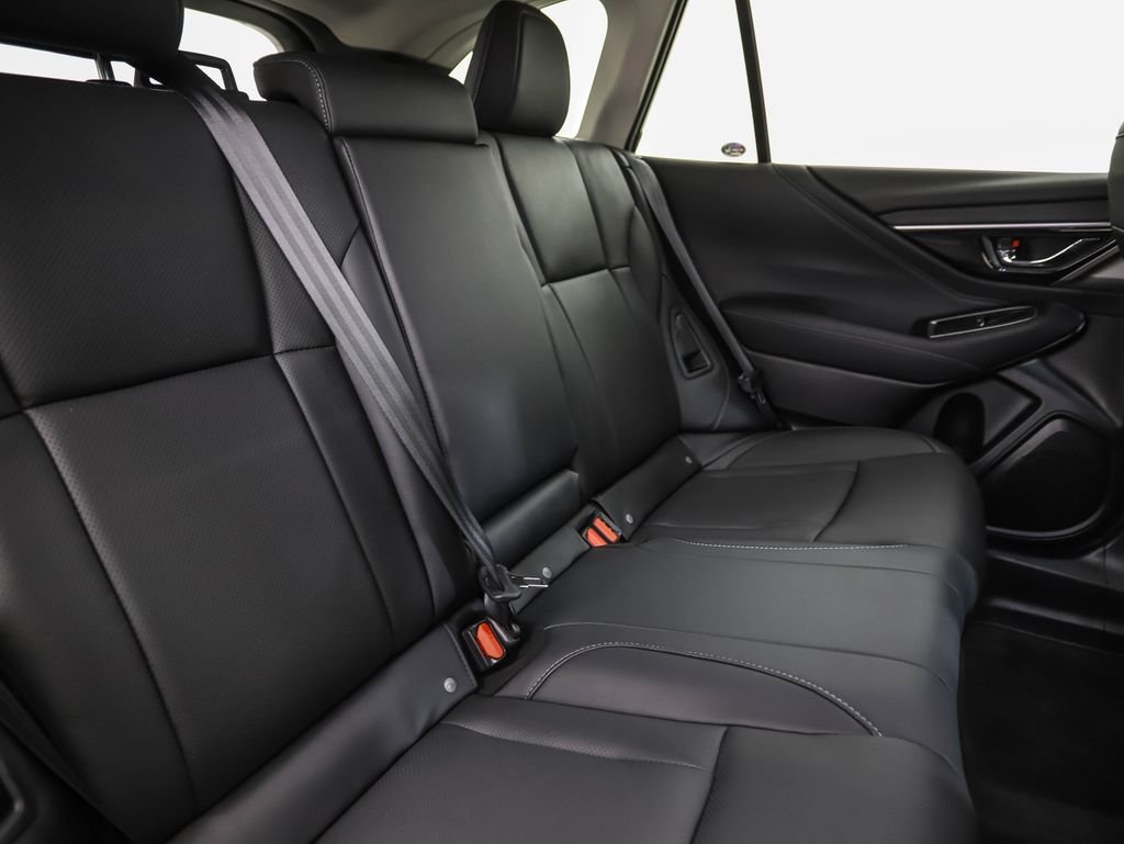 Used 2023  Subaru  image 25