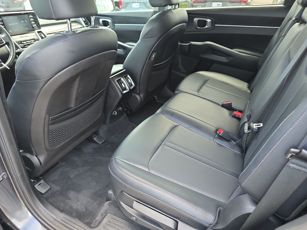 2021 Kia Sorento S - Photo 31