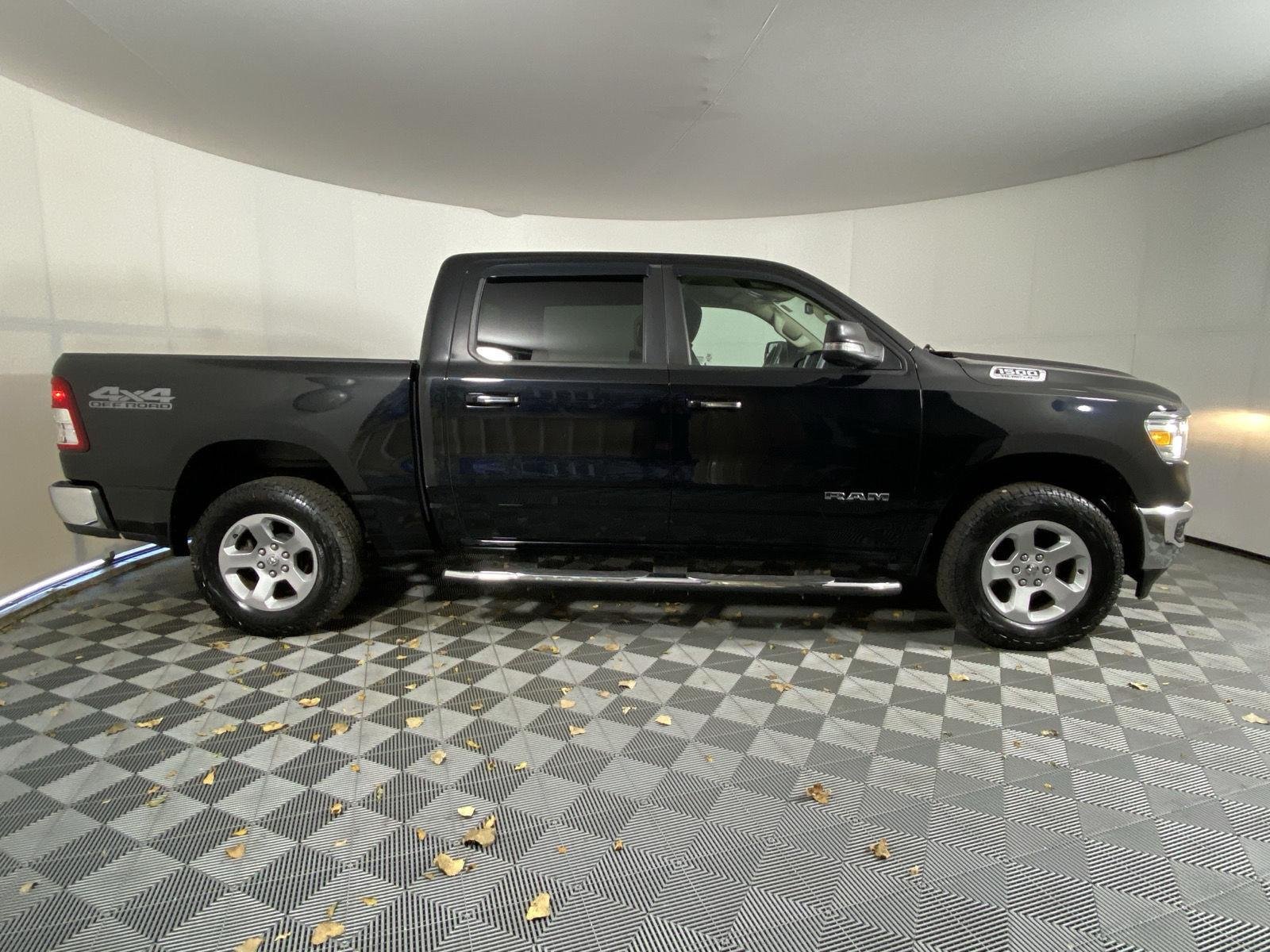 Used 2019 Diamond Black Crystal Pearlcoat Ram Big Horn/Lone Star image 4