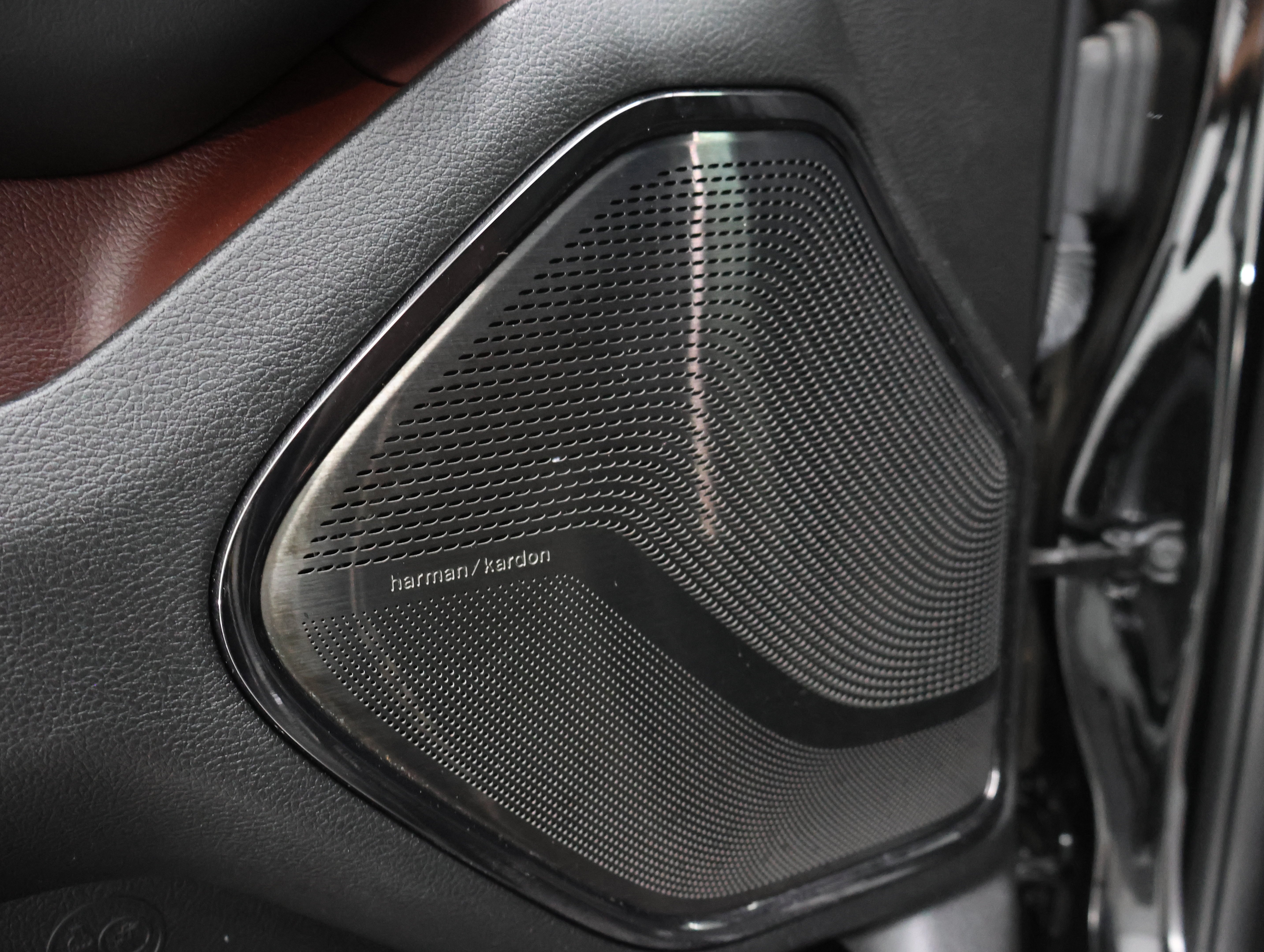 Used 2025 Diamond Black Crystal Pearlcoat Ram Limited image 47