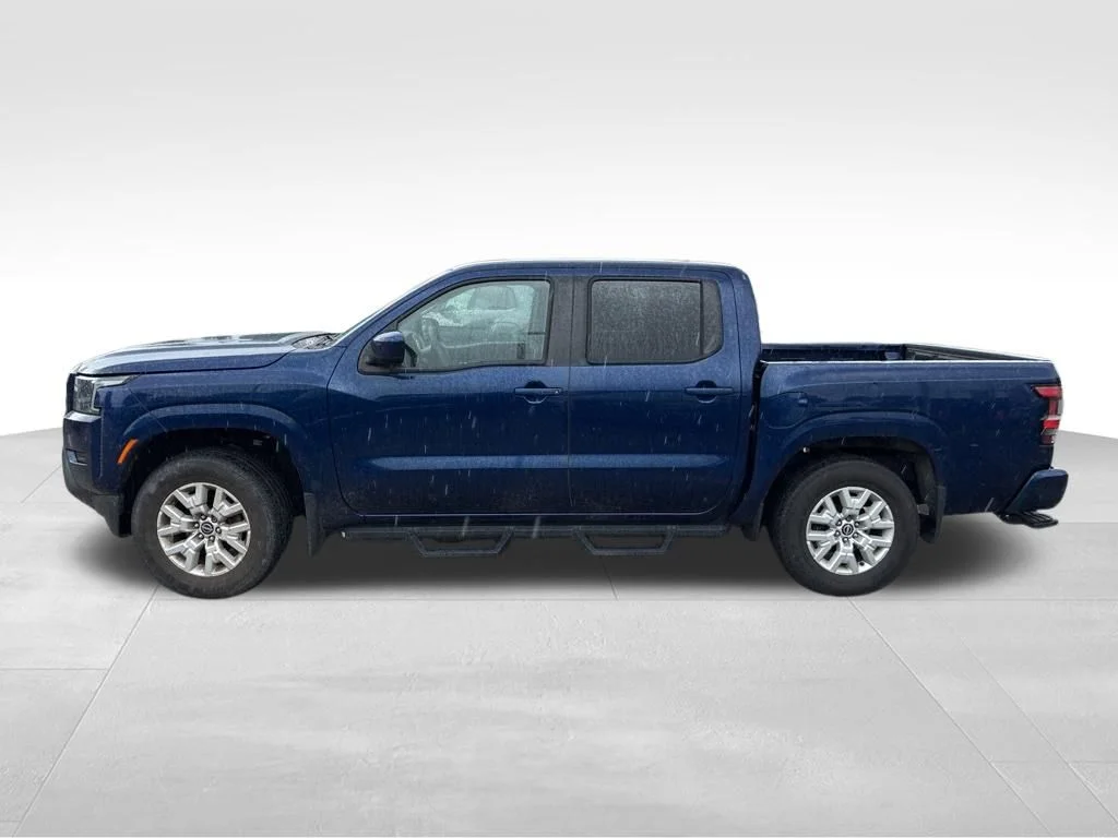 Used 2022 Blue Nissan SV image 2