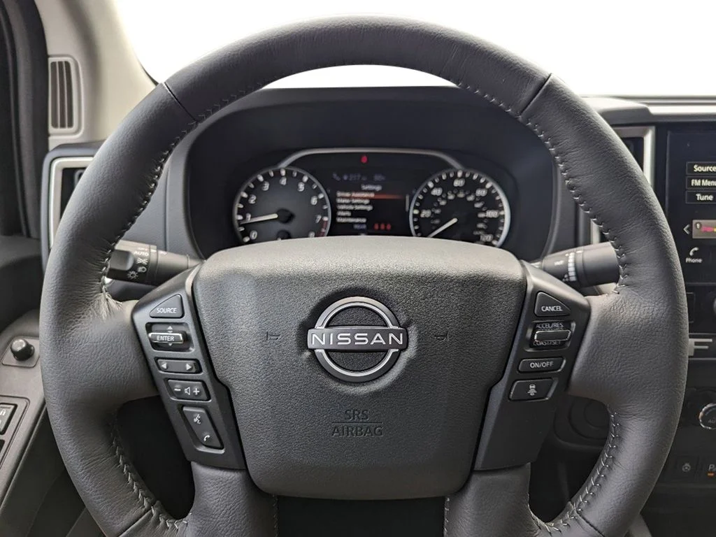 2025 Nissan Frontier SV - Photo 14