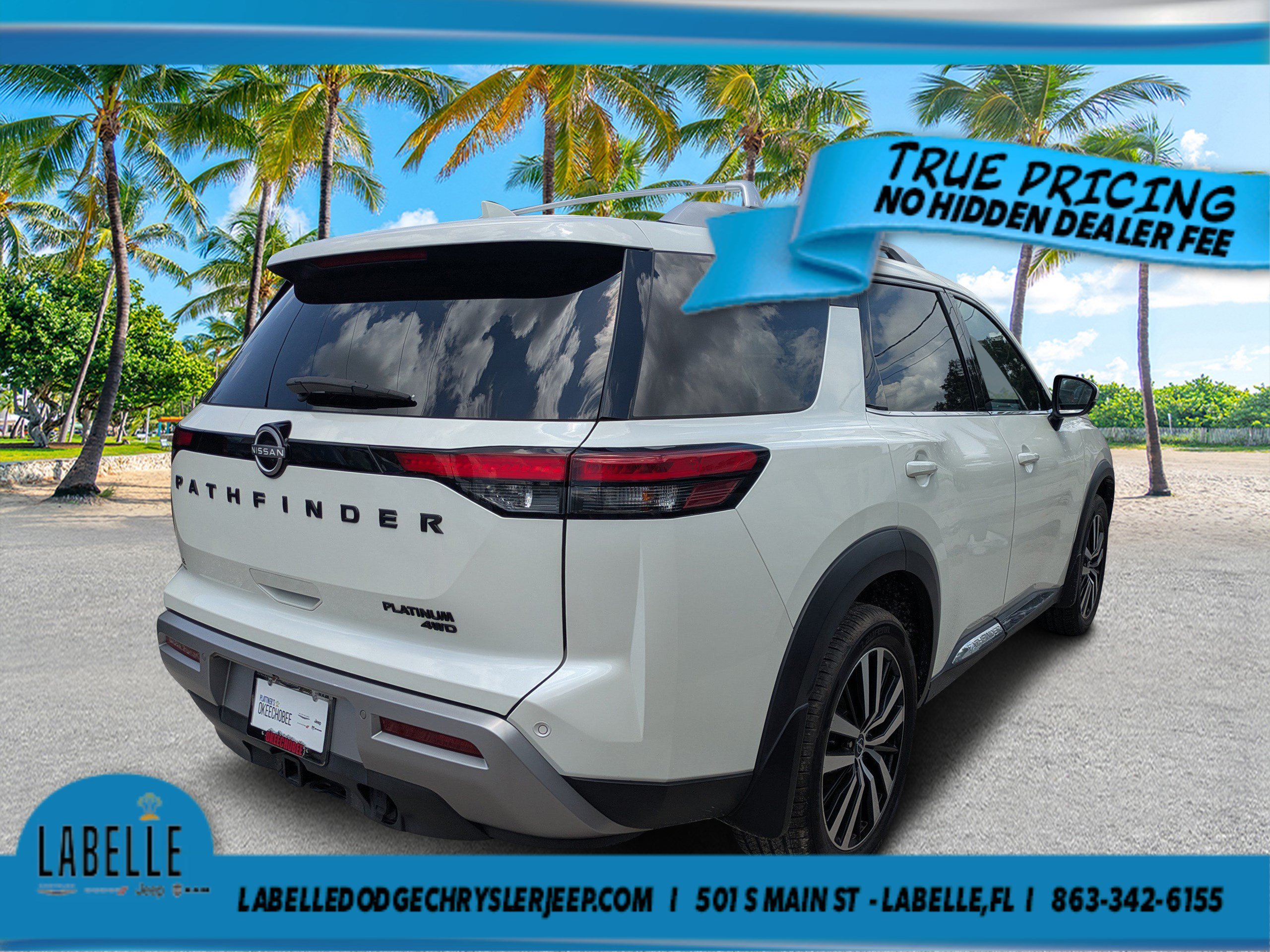 Used 2023 Pearl White Tricoat Nissan Platinum image 3