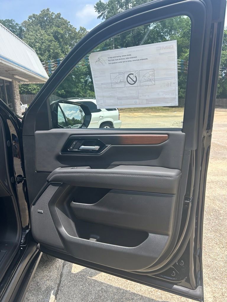 2026 GMC Yukon Denali - Photo 19