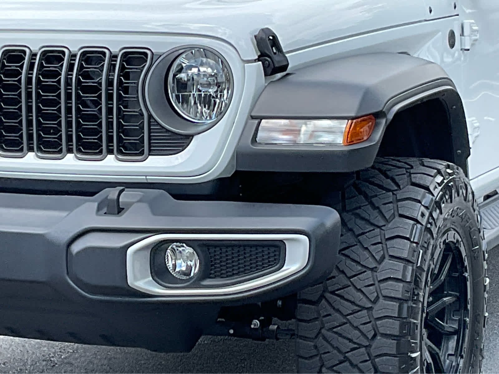 Used 2025 Bright White Clearcoat Jeep Sport image 11
