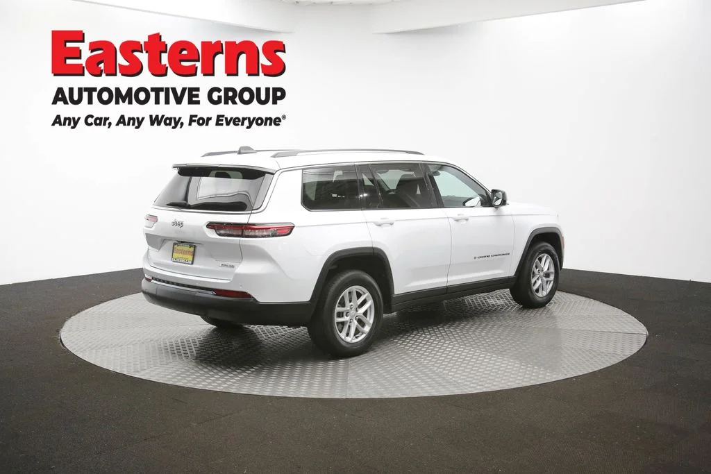 Used 2023 White Jeep Laredo image 42