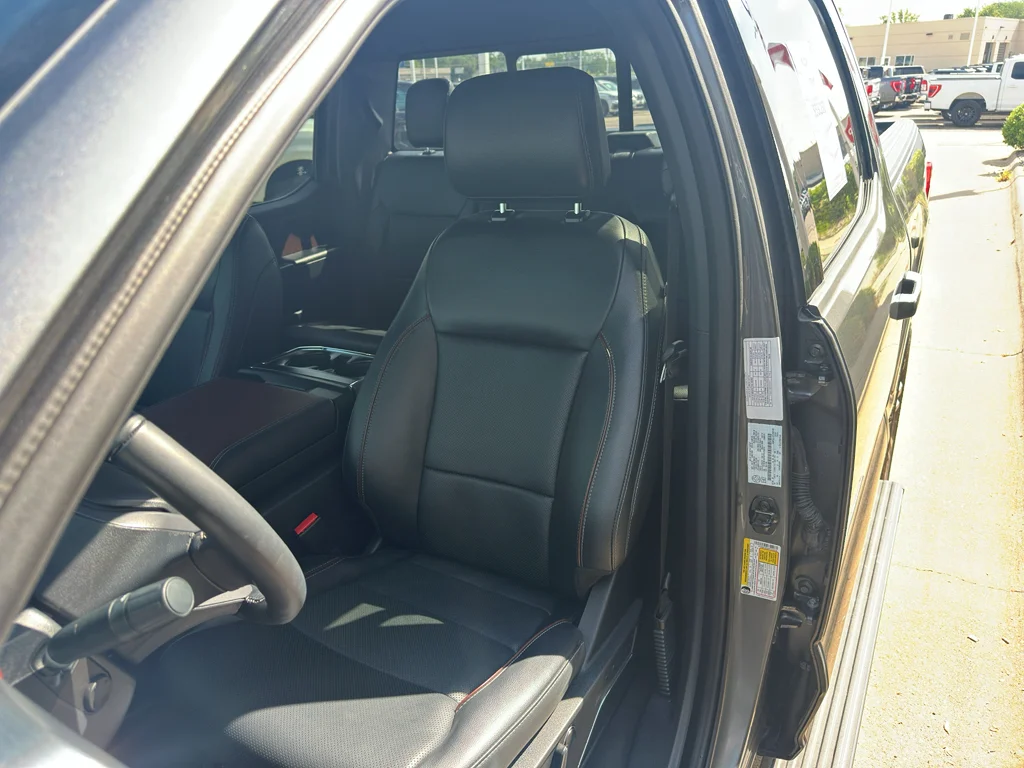 Used 2023 Carbonized Gray Metallic Ford Lariat image 31