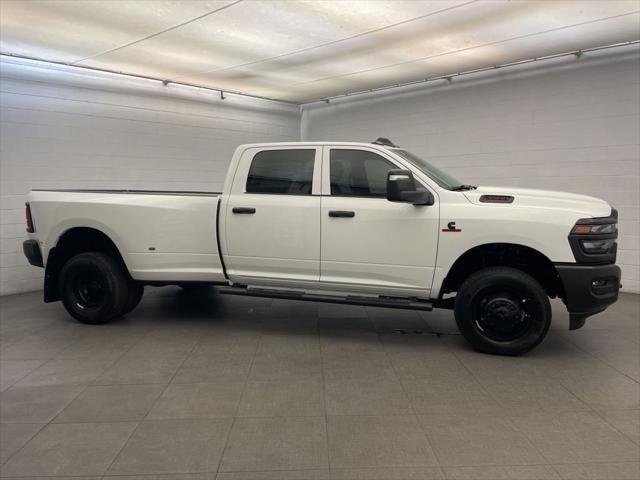 New 2026 Bright White Clear-Coat Exterior Paint RAM TRADESMAN image 2