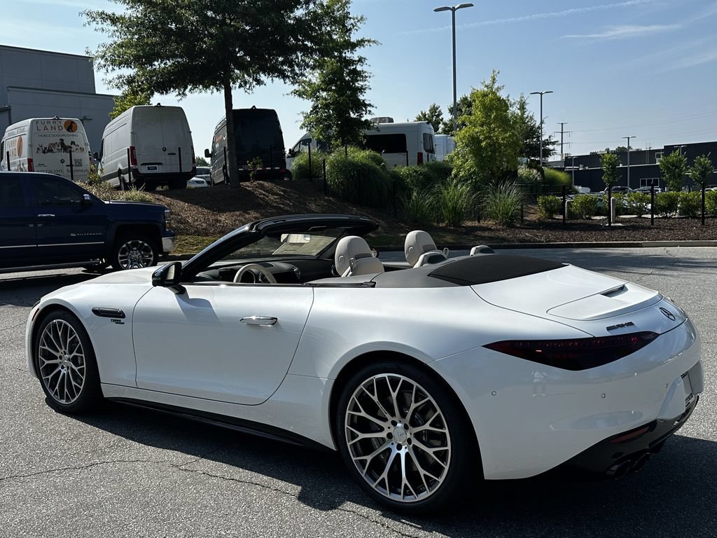 New 2026 MANUFAKTUR Moonlight White Metallic Mercedes-Benz AMG® SL 43 image 39